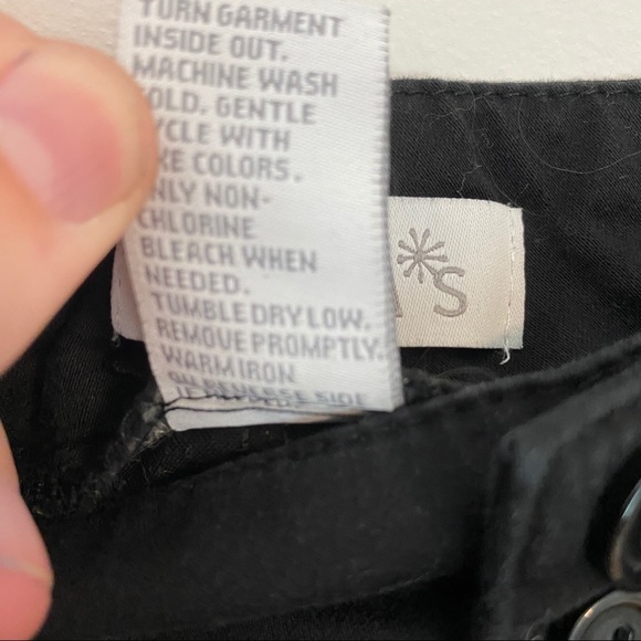 Delia*s Cotton Zip Fly Black Shorts Size 13/14 - Picture 4 of 6